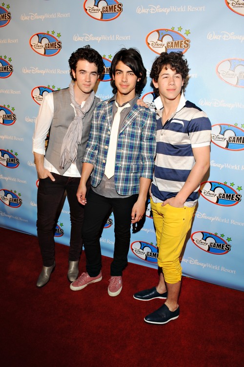jonas-brothers-pictures-02_nc.jpg
